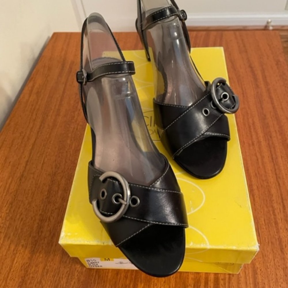 Joan & David Classic Black Sandal NWT Size 8.5